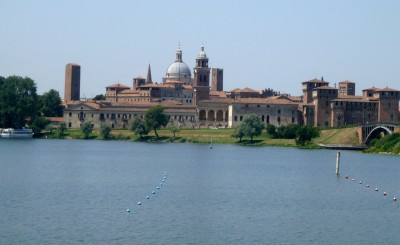 Mantova_from_Mincio