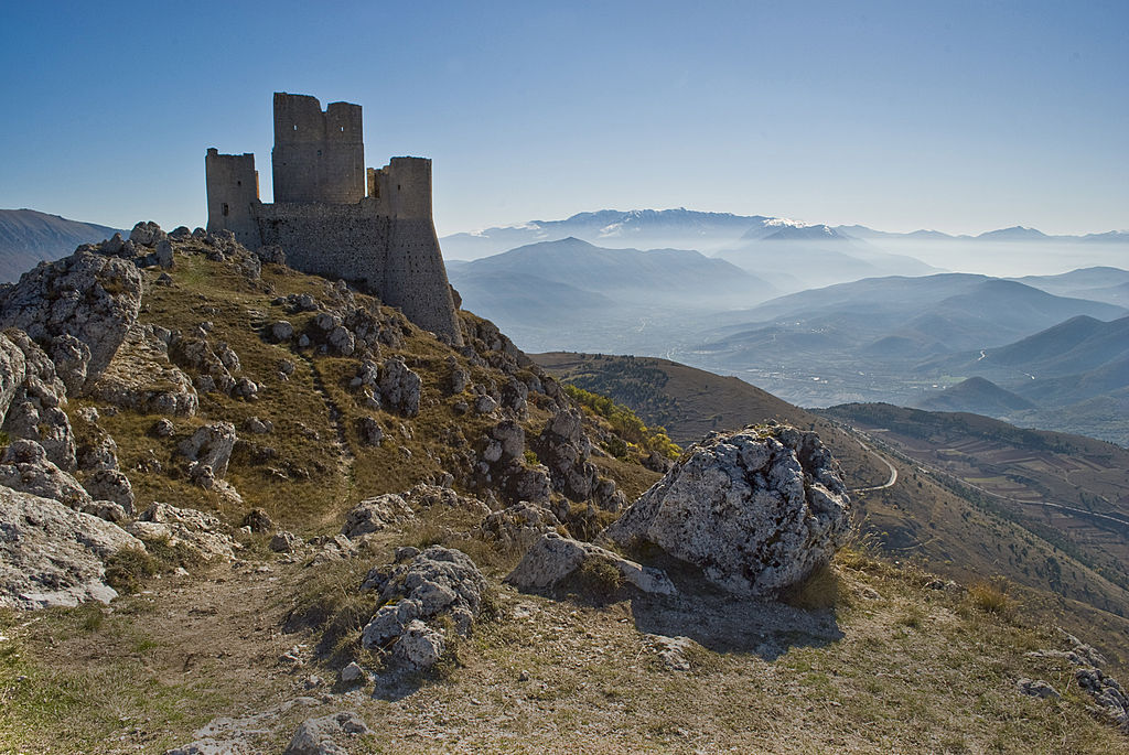 In bici ai piedi del Gran Sasso