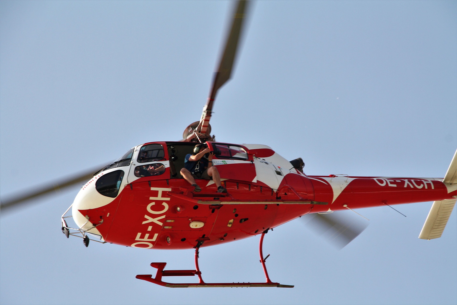 Furgone tampona bicicletta, ciclista muore sul colpo .