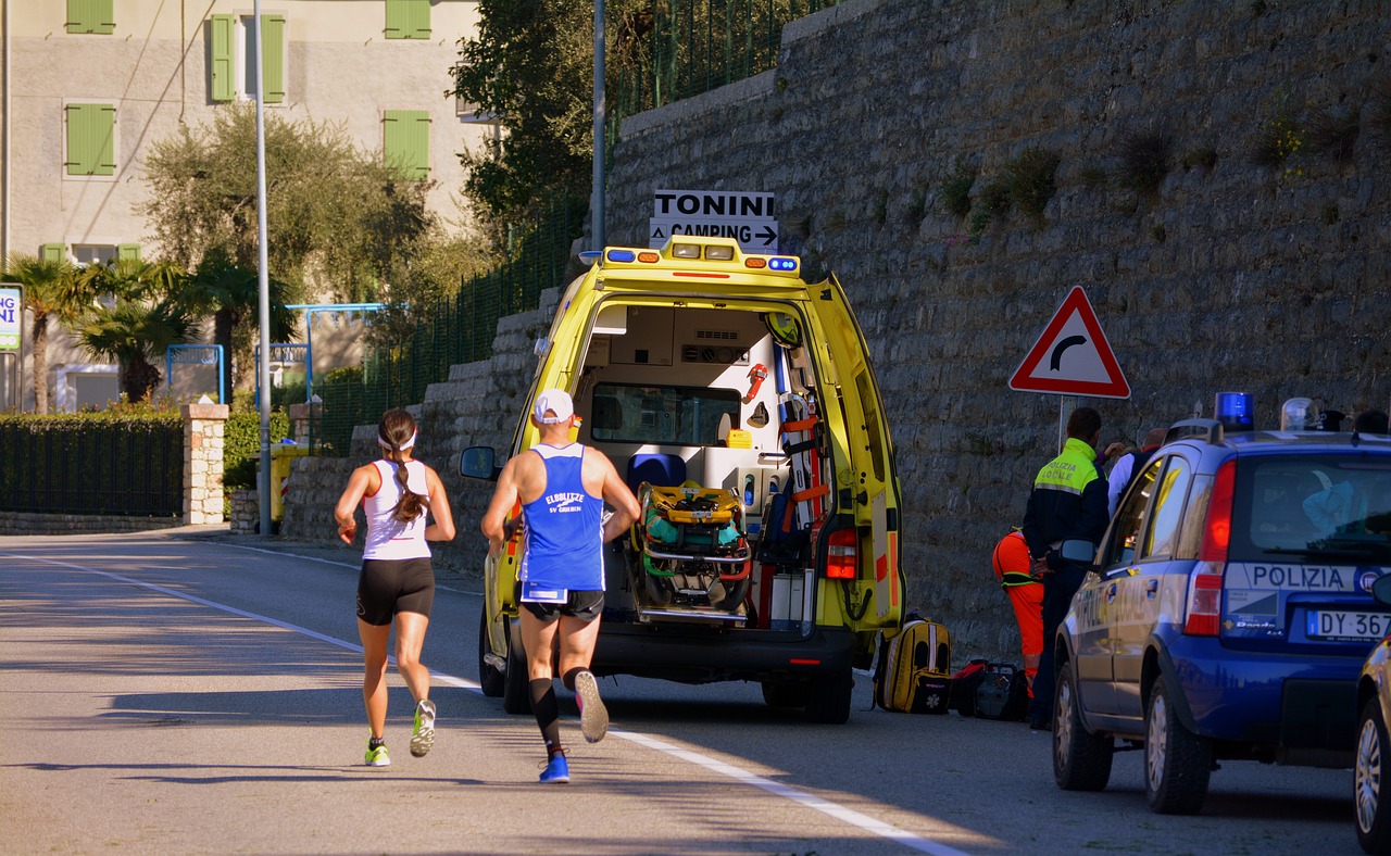 Un malore improvviso  non lascia scampo ad un ciclista .
