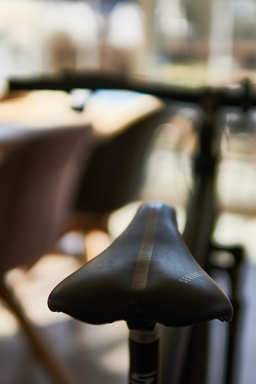 Ala, scontro tra due biciclette sulla ciclabile: ferito un uomo di 75 anni