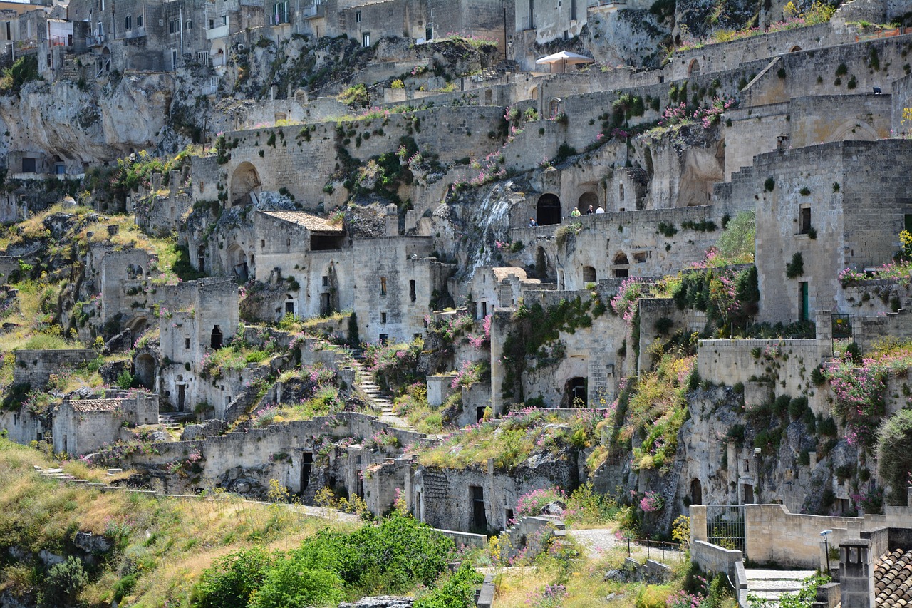 Pedalando nella terra dei calanchi: un viaggio in bicicletta nel cuore della Basilicata