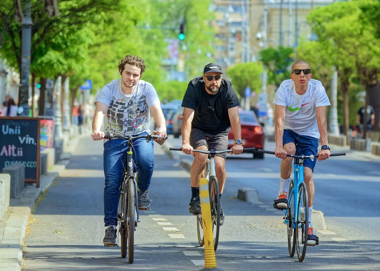 Furto da 11.500 euro a Buglio in Monte: sparite due bici dal tetto dell’auto, si indaga sul possibile pedinamento