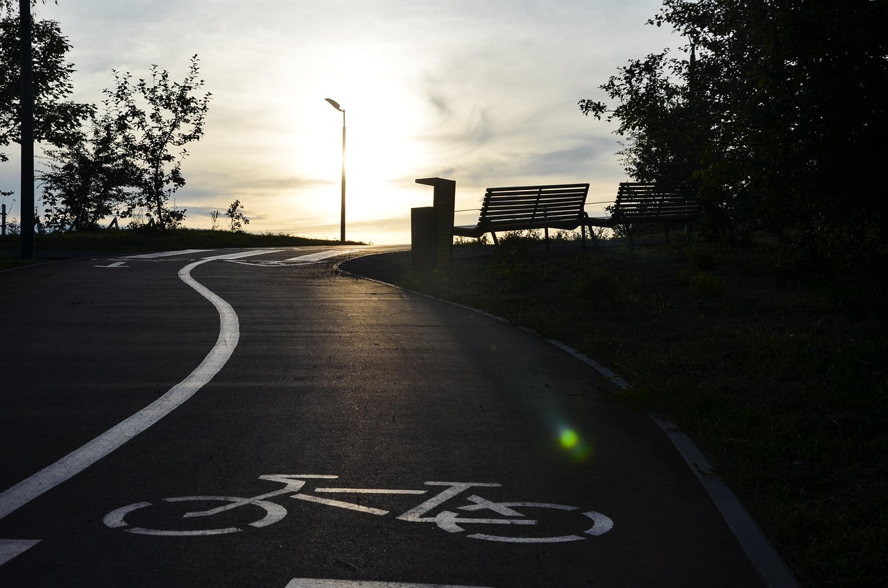 Viaggiare piano: perché il cicloturismo sta cambiando il modo di esplorare l’Italia