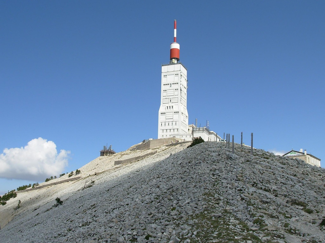 Il Gigante della Provenza: il Mont Ventoux in bicicletta